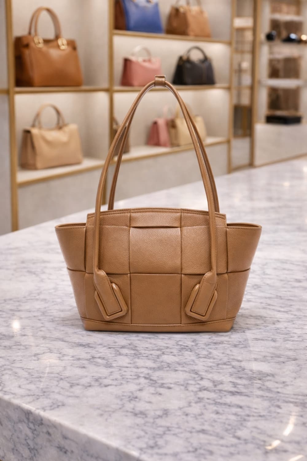 [A급] 보테가베네타 아르코 가죽 탑핸들백 스몰 우드 판매합니다!!! 상품이미지1