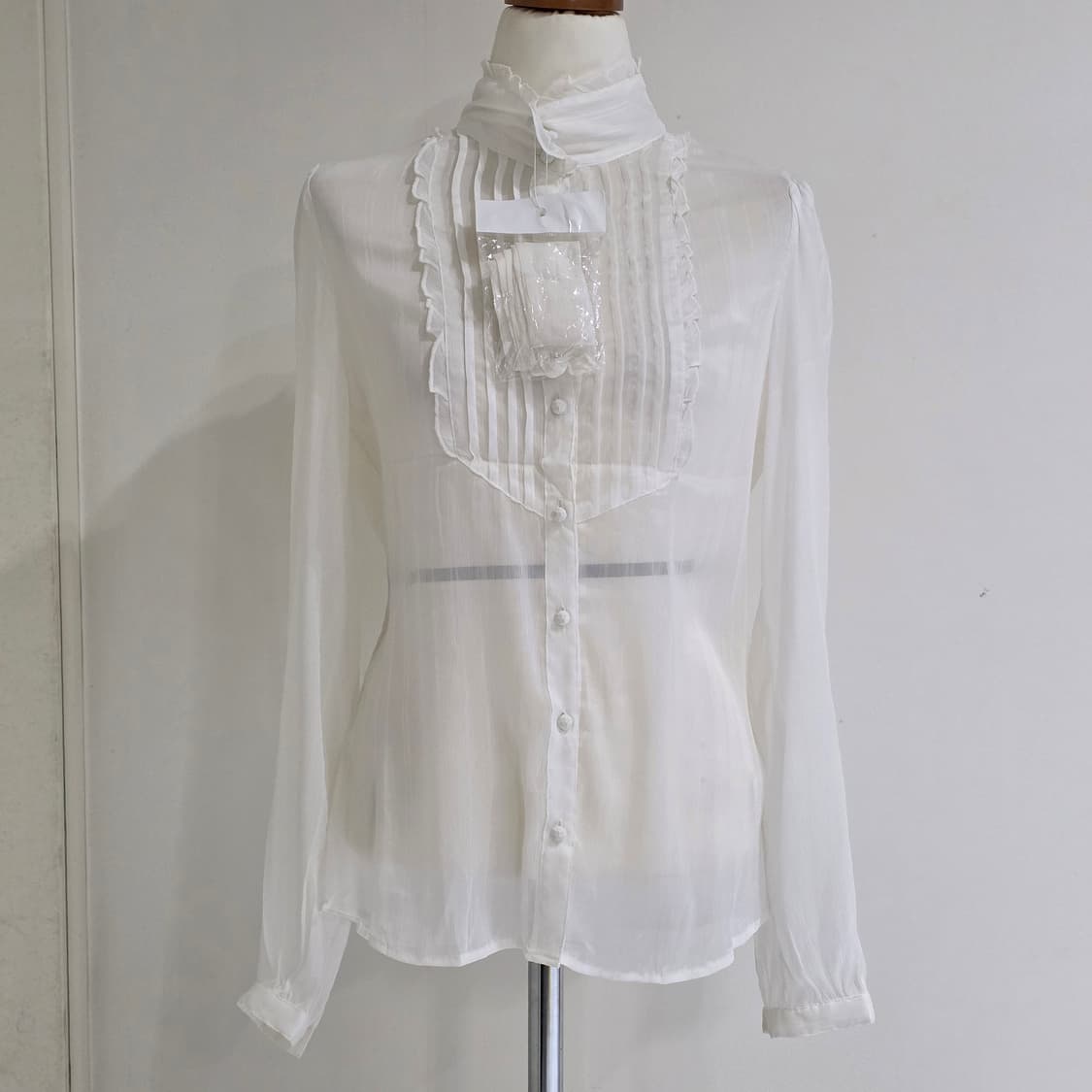 화이트 프릴레이스 시스루 공겜여주st 블라우스 상품이미지3