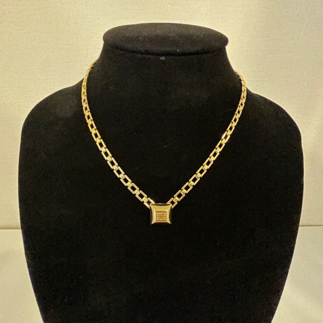 지방시 골드 초커 목걸이  상품이미지1