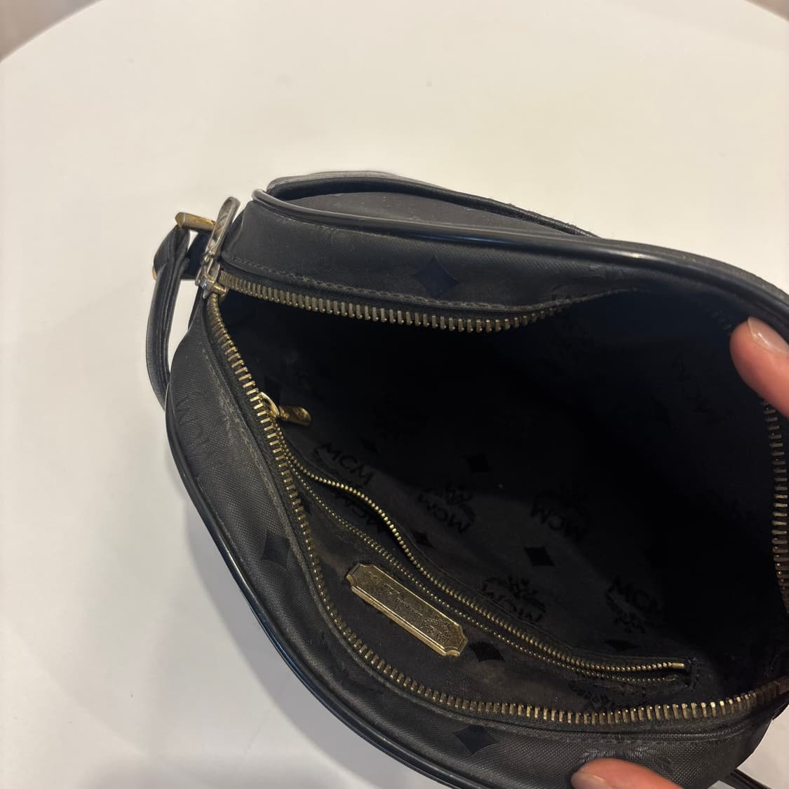 정품 MCM 블랙 크로스백     상품이미지10