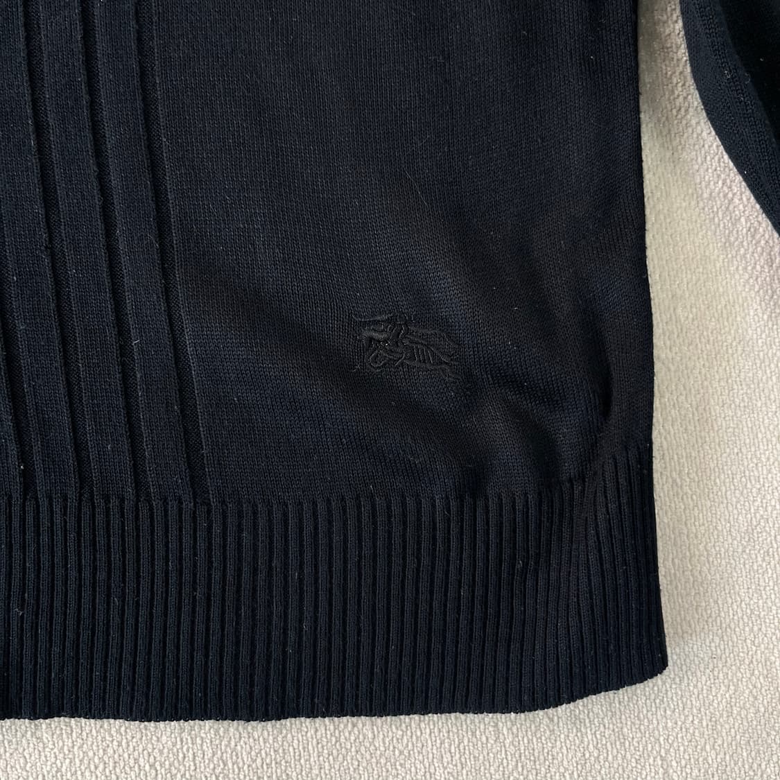 W 100 버버리 기마로고 퓨어울 황동 버튼 가디건  상품이미지3