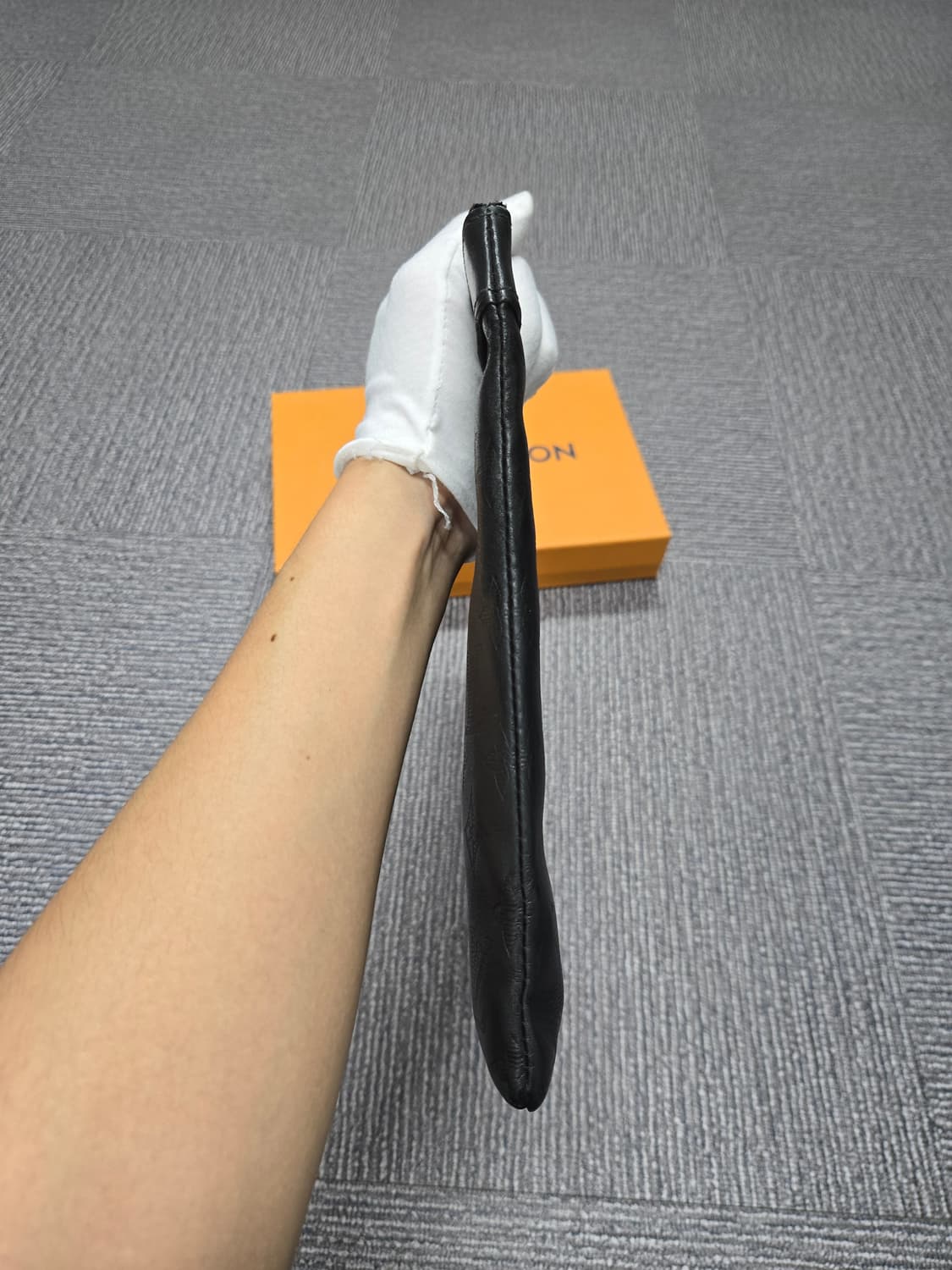 [특가][정품]루이비통 쉐도우 클러치백 상품이미지5