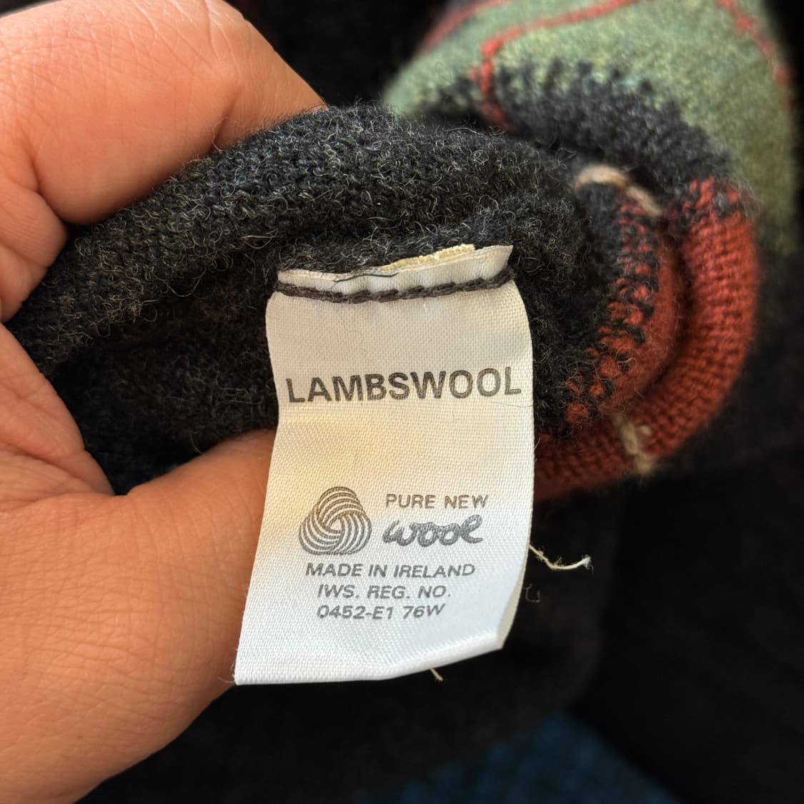 아일랜드 생산 램스 울 퓨어뉴울 아가일패턴 브이넥 니트 스웨터 L 상품이미지6