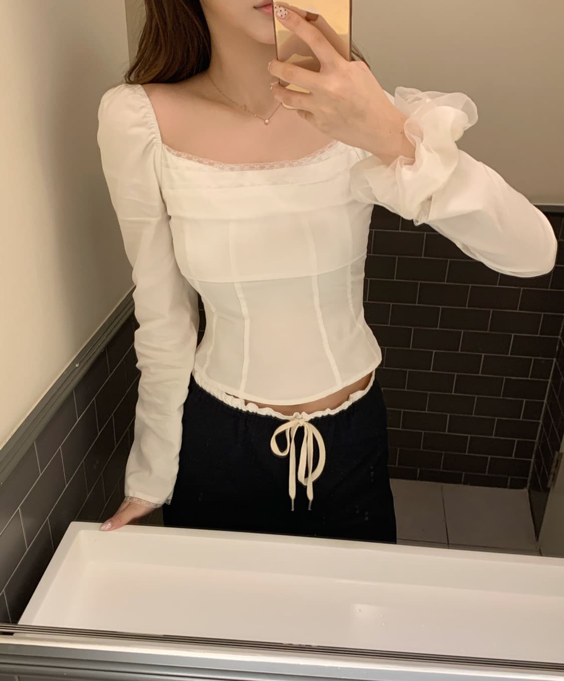 제니오 클린 스퀘어 레이스 블라우스 상품이미지3