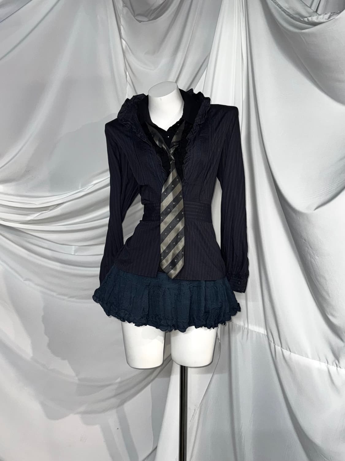 엑시즈팜 유카리깔 프릴 스트라이프 블레이저 프레피 코디세트 상품이미지5