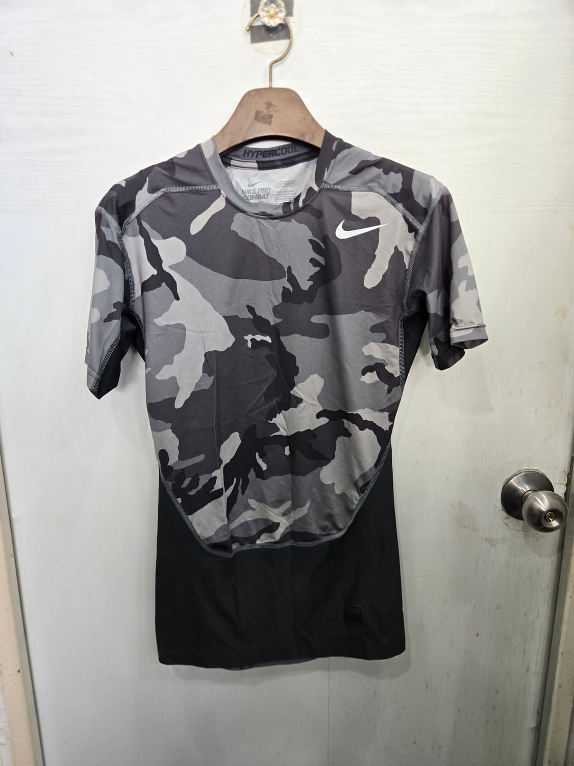 M,95 )) NIKE 나이키 카모 프로컴뱃 반팔티셔츠! 달라붙는핏~ 상품이미지1