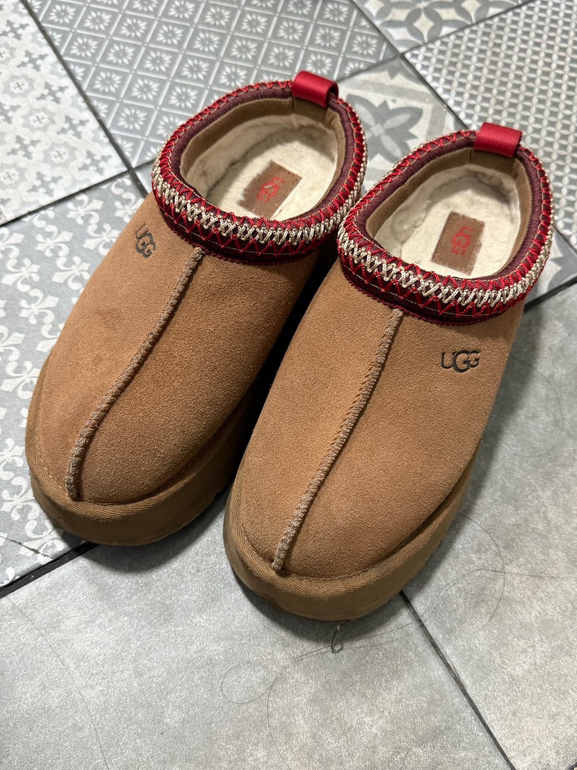 어그 타즈 슬리퍼 체스트넛 6W 상품이미지1