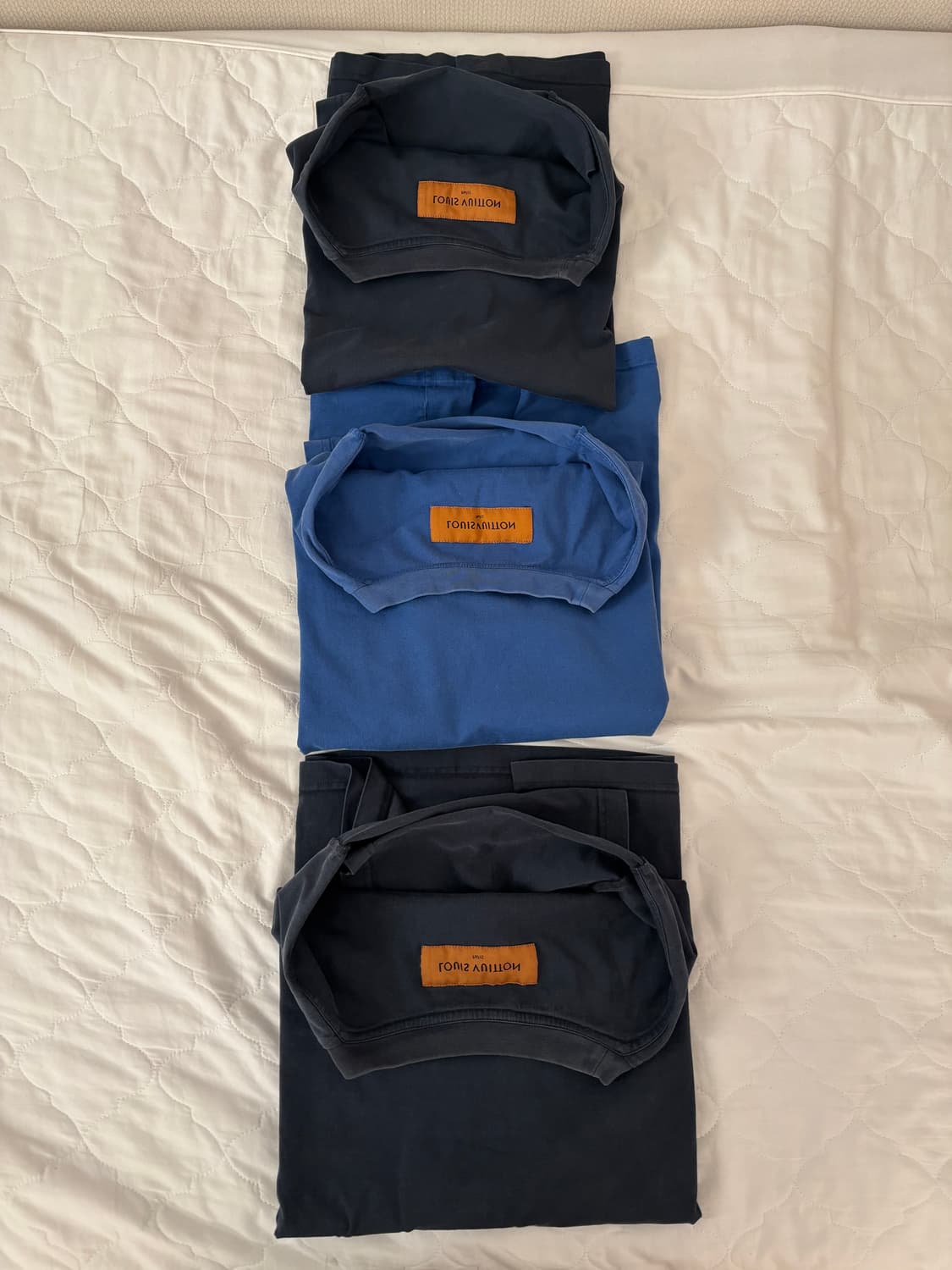 루이비통 엠보스드 정품 반팔 3벌 일괄 판매 상품이미지2