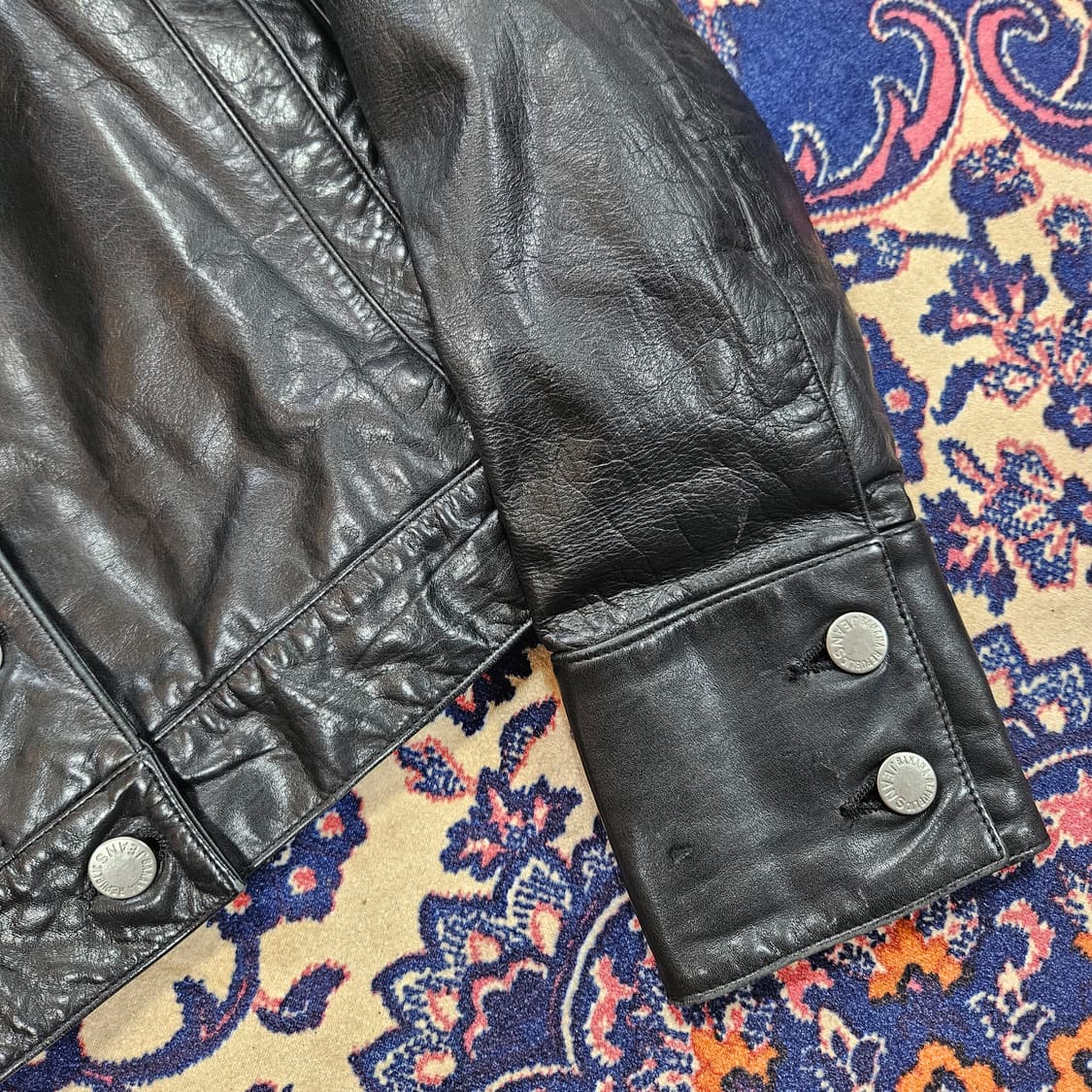 바나나리퍼블릭 유광 버튼 숏 가죽자켓 XS size 상품이미지4