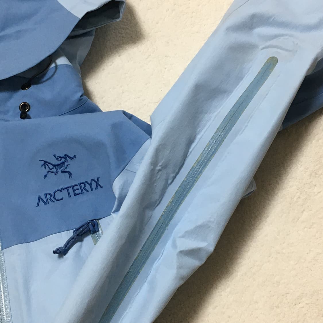 아크테릭스 파스텔 스카이블루 배색 베타 ar beta ar 바람막이 상품이미지4