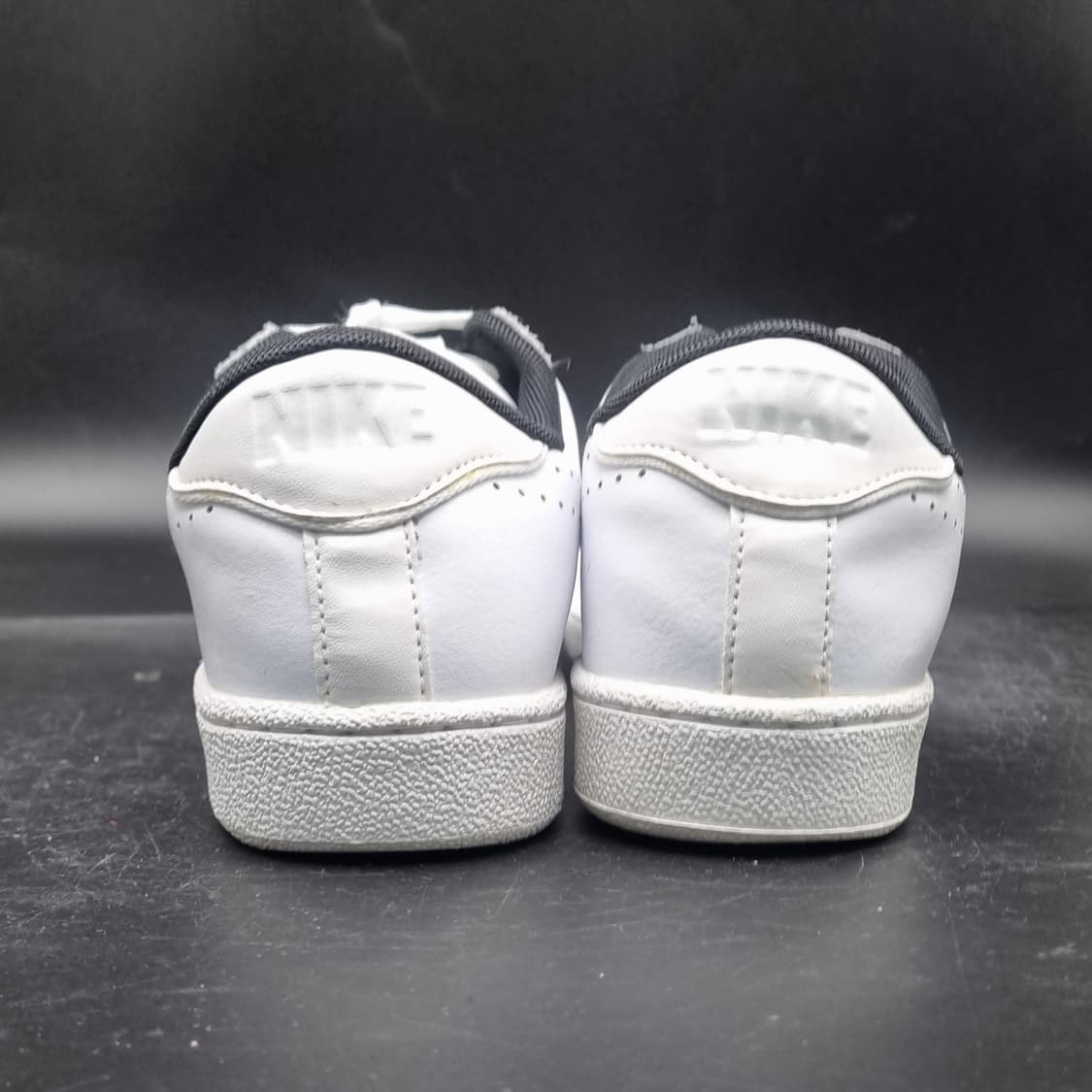 나이키 테니스 클래식 스니커즈 255 상품이미지4