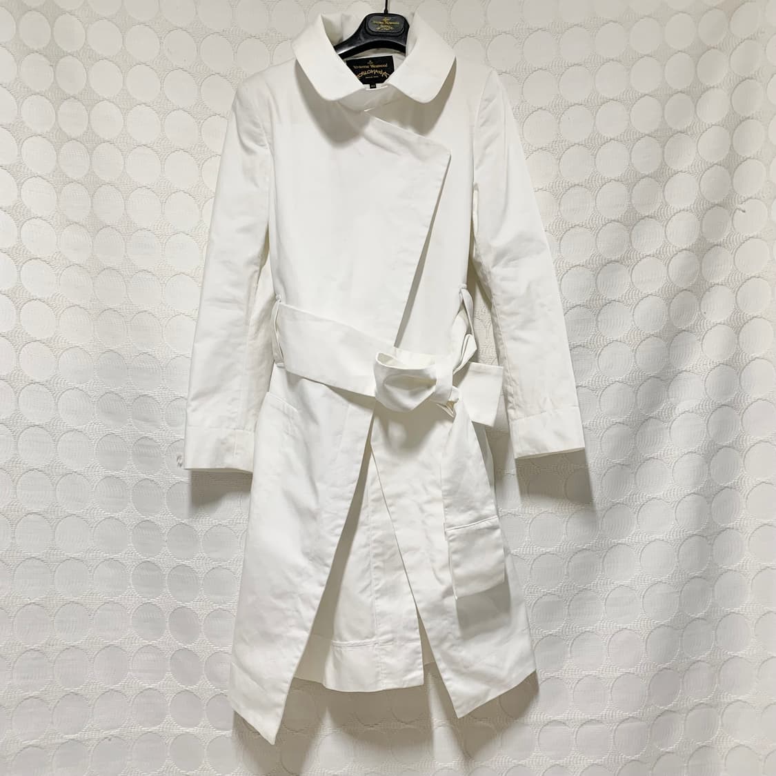 비비안 웨스트우드 화이트 트렌치 코트 상품이미지3