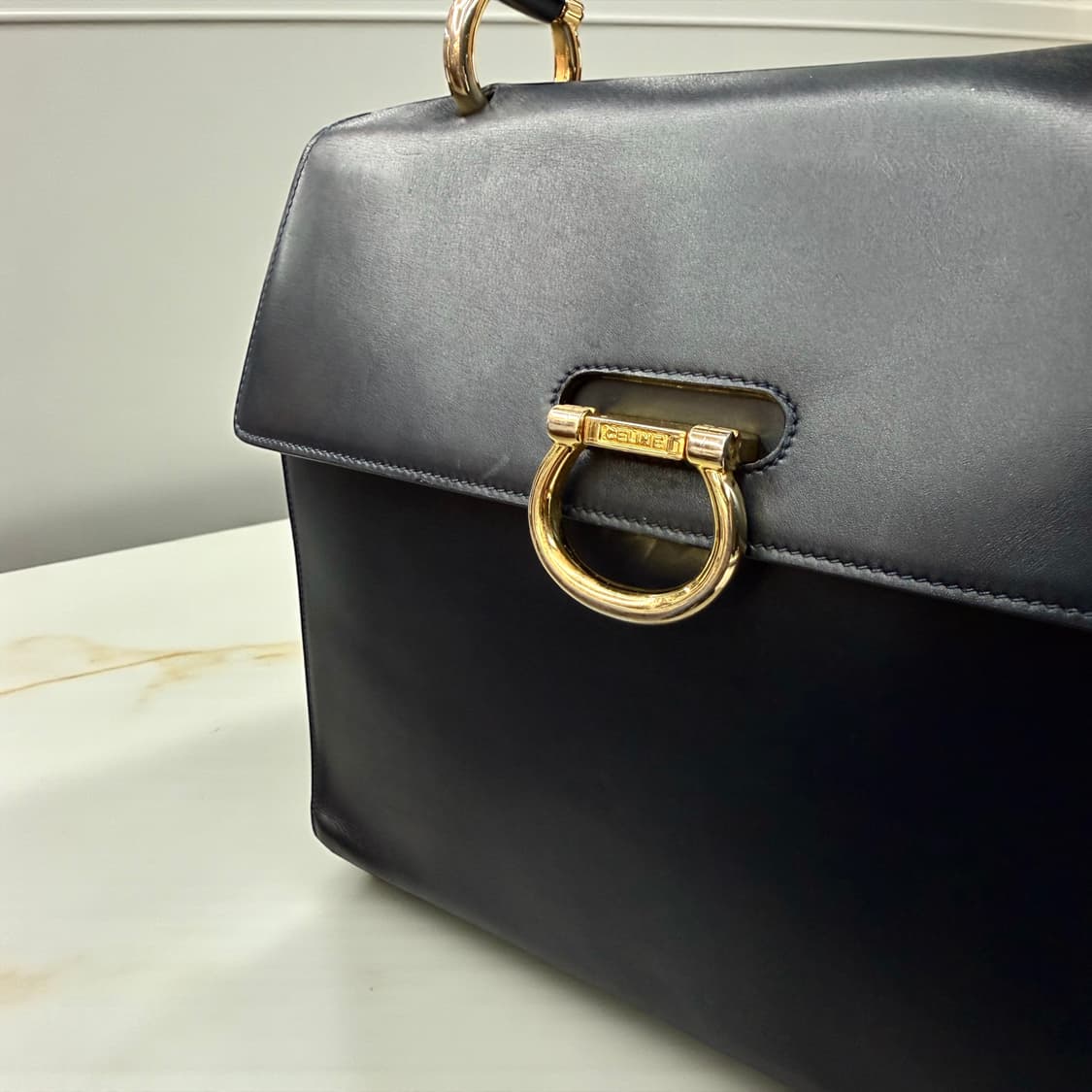 셀린느 플랩 레더 캘리 토트백 상품이미지4