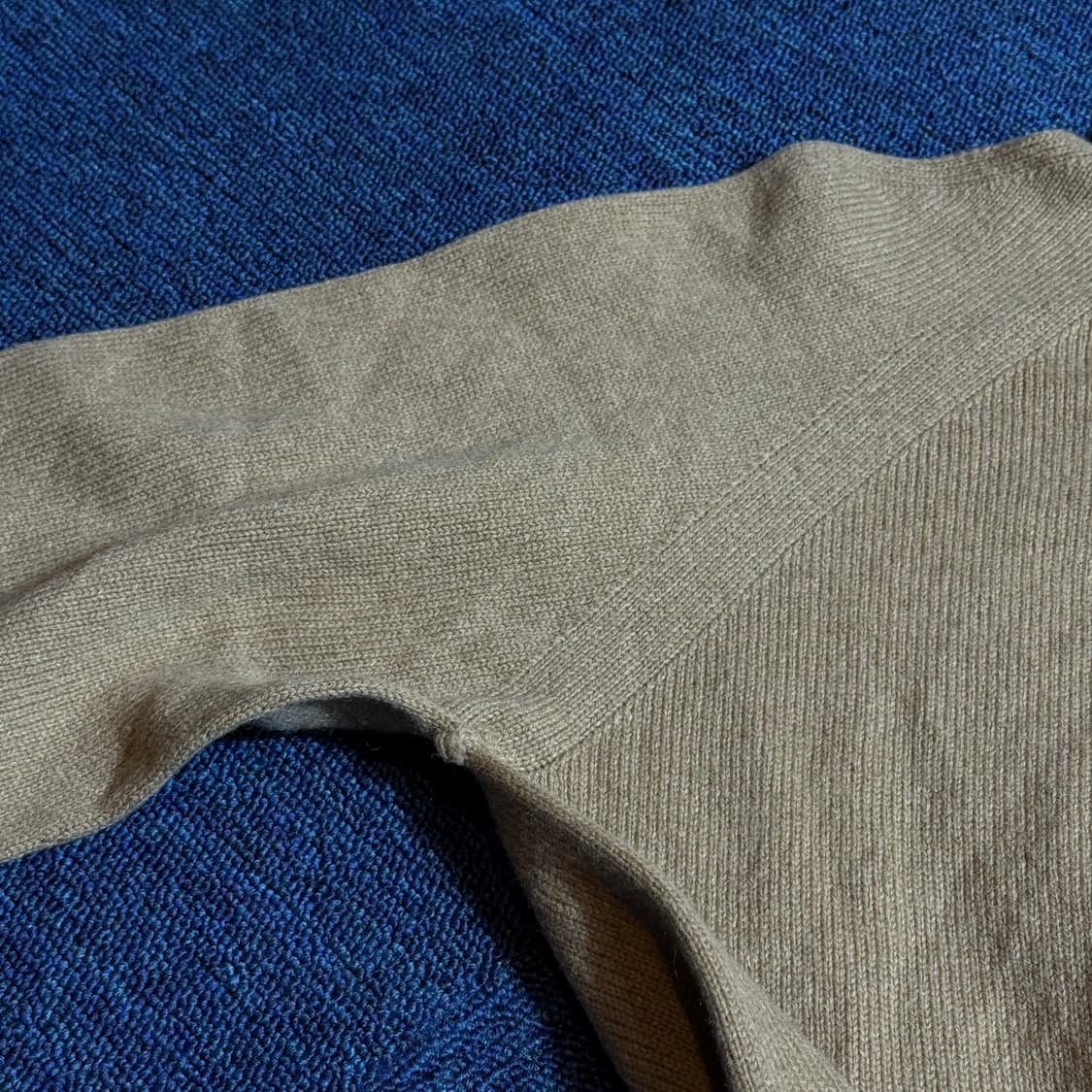 버버리 브라운 하프 니트집업 상품이미지3