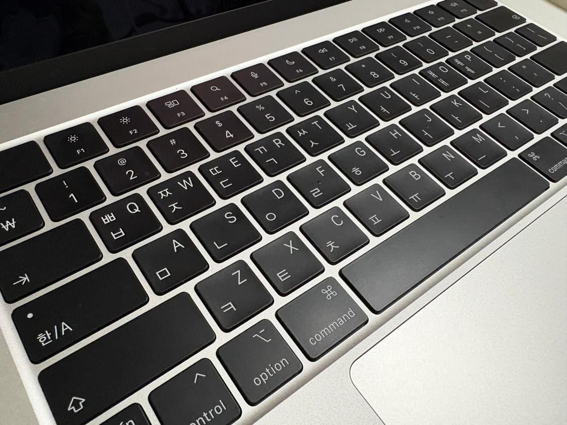 급처)맥북 에어 15인치 M2 8GB/256GB 실버 상품이미지4