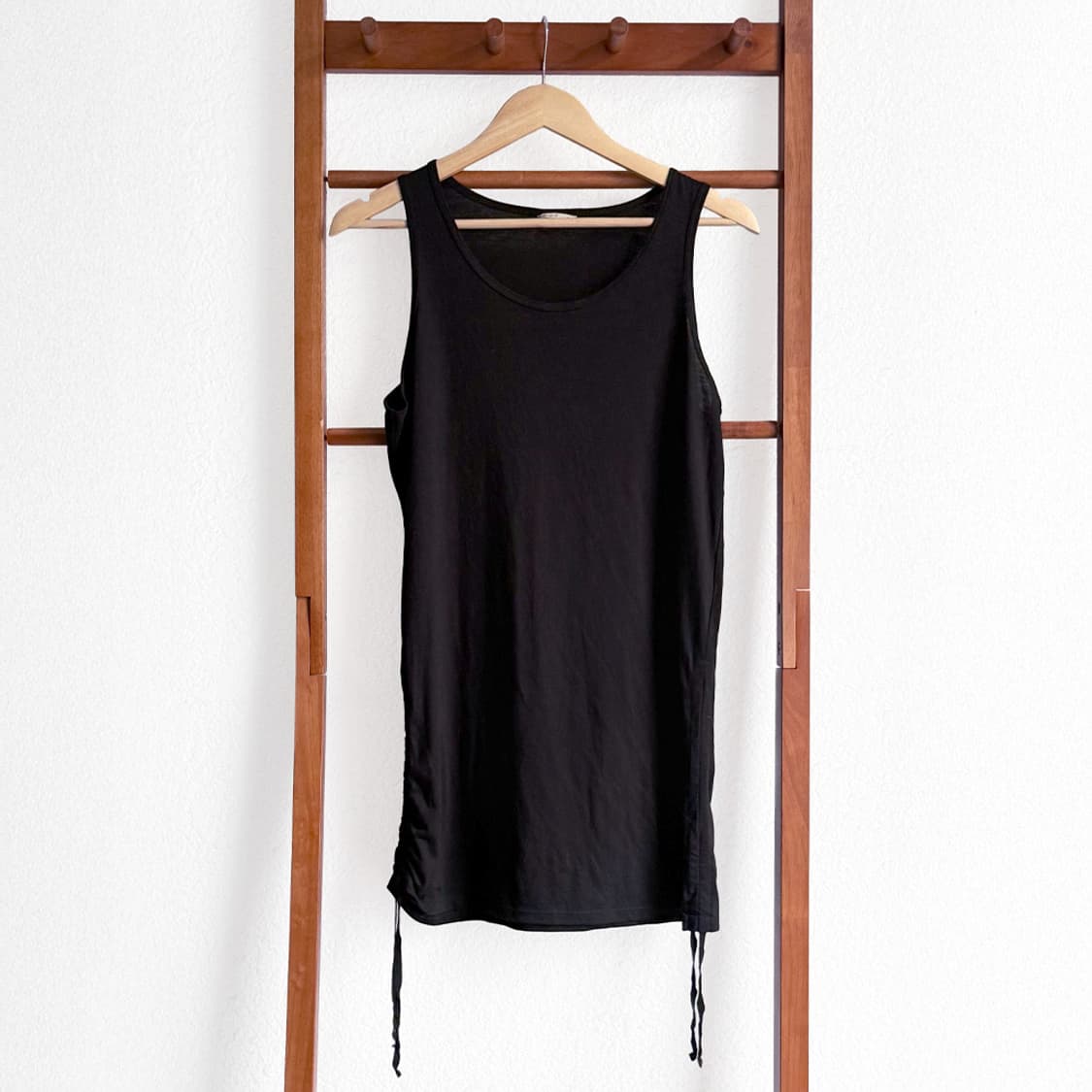 블랙 드로우 슬리브리스 상품이미지1