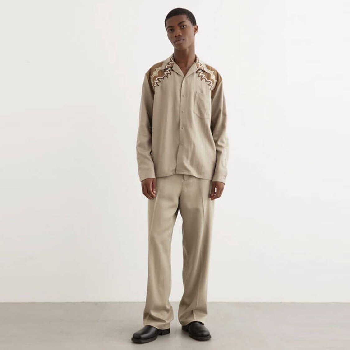 (정품/새상품) TOGA 토가 비릴리스 남성 베이지 웨스턴 자수 셔츠 상품이미지4