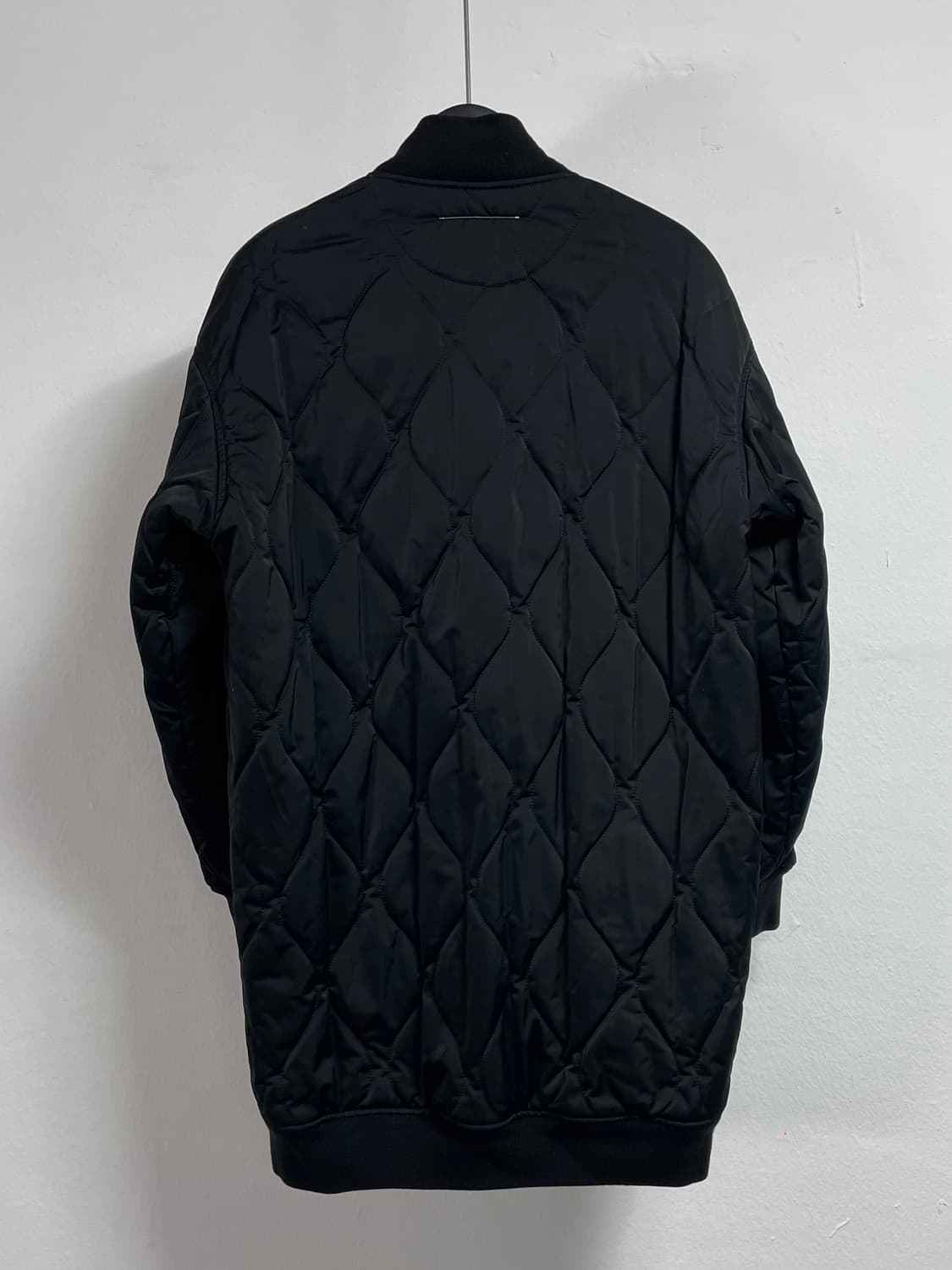 MM6 마르지엘라 언발란스 롱 퀼팅 자켓 (on.207) 상품이미지3