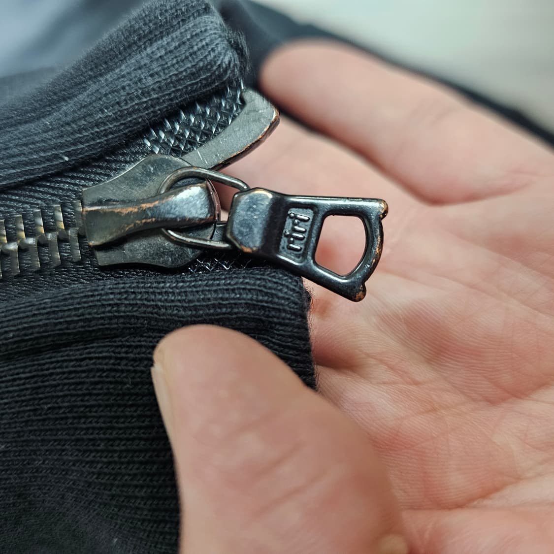 블랙아웃 후드집업 상품이미지4