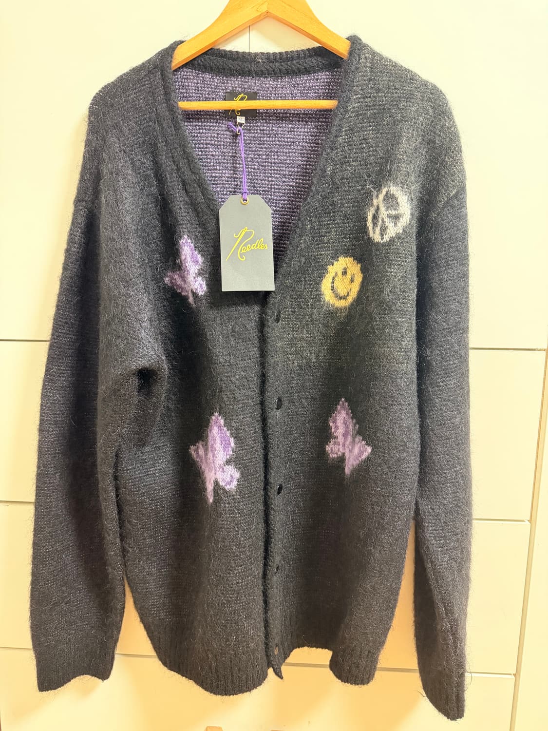 니들스 x 누비안 모헤어 빠삐용 스마일 앤 피스 가디건 블랙 상품이미지1