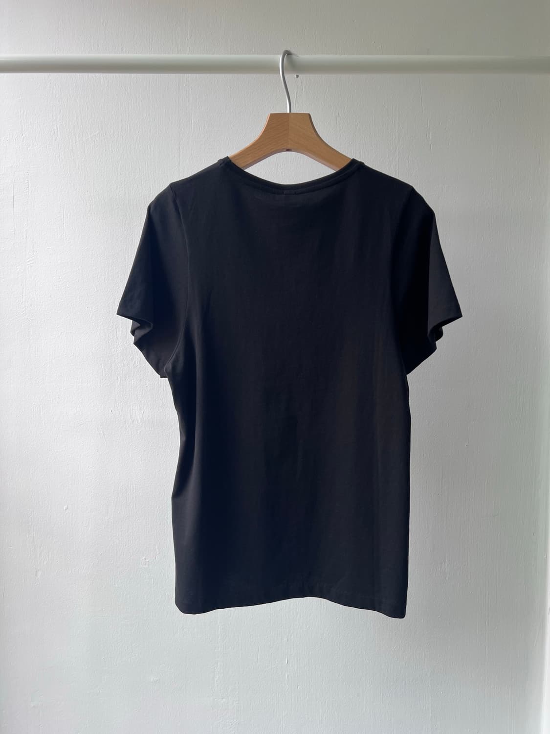 (새상품) toteme 토템 커브 로고 반팔 티셔츠 상품이미지5