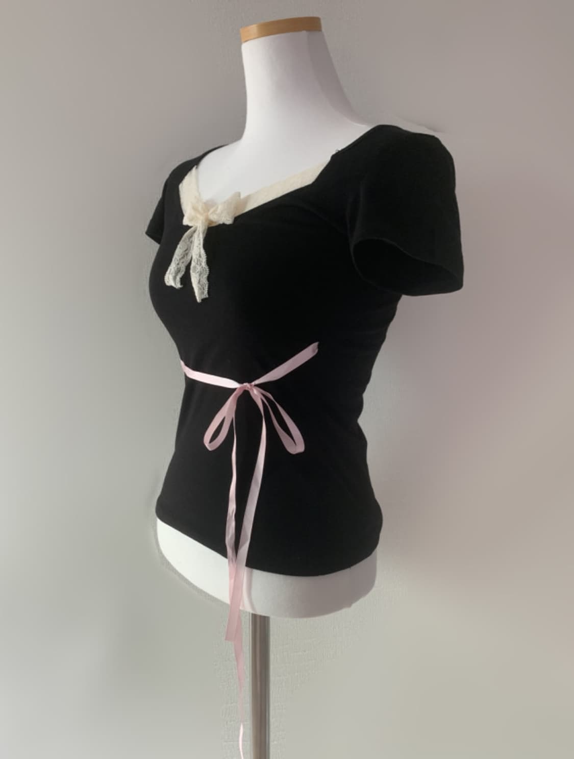 스젠 suzen TInifu Ribbon Lace Top 리본 레이스탑 상품이미지5