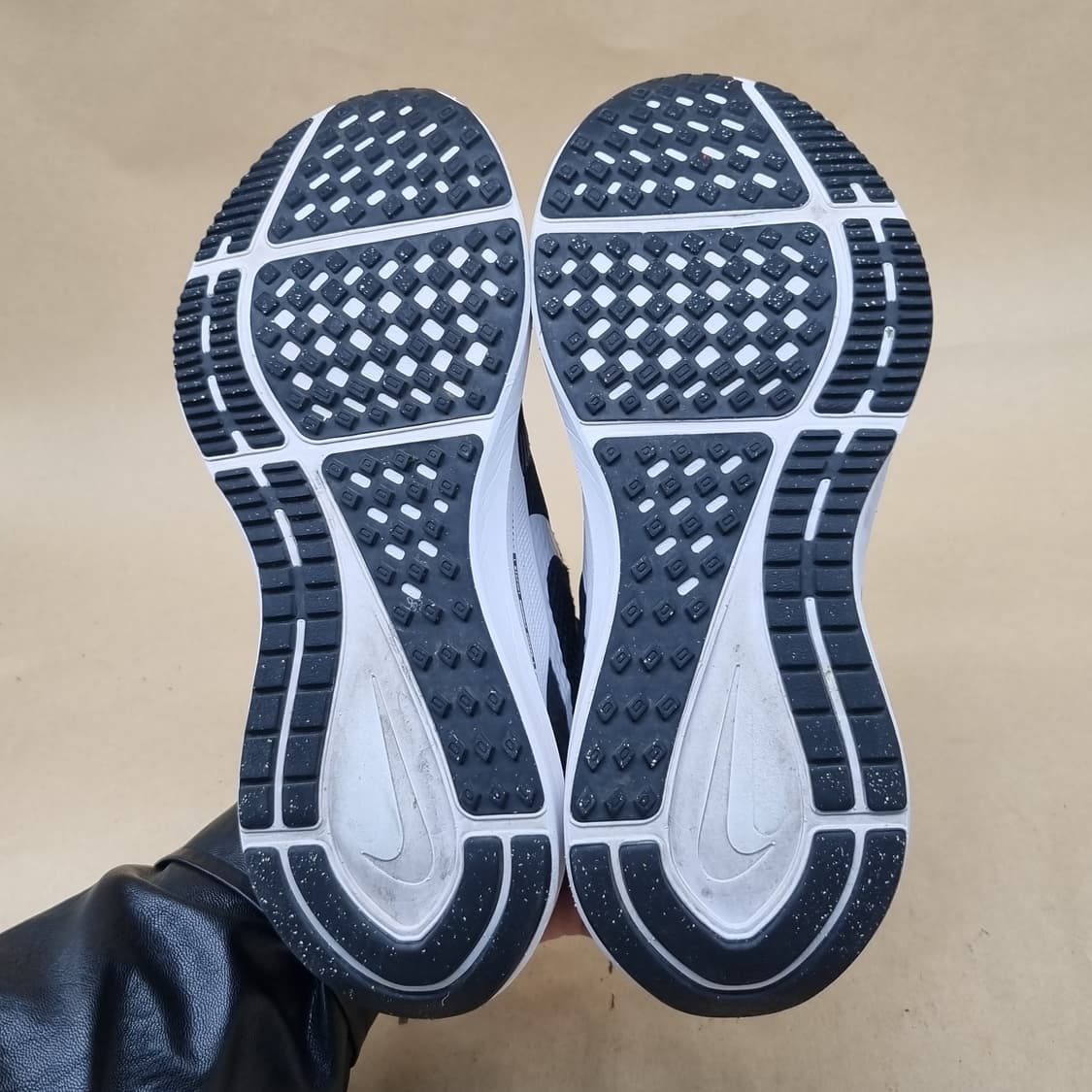 나이키 스트럭처 25 여성런닝화240  상품이미지3