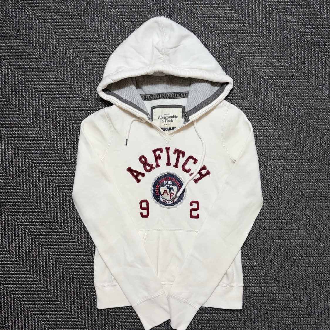 A&F 아베크롬비 화이트 아치로고 패치 기모 후드티(S) 상품이미지1