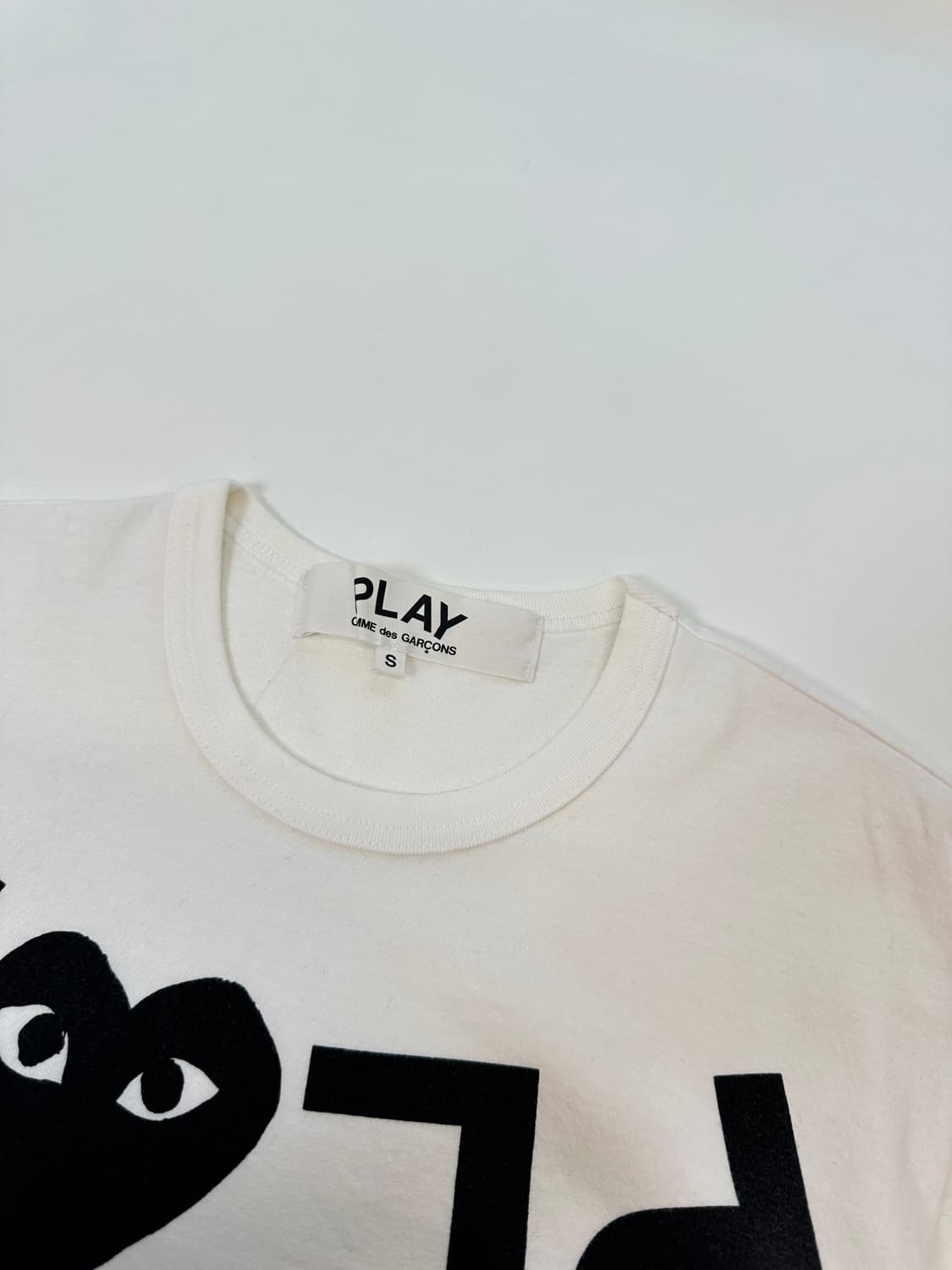꼼데가르송 플레이 로고 화이트 반팔  상품이미지2