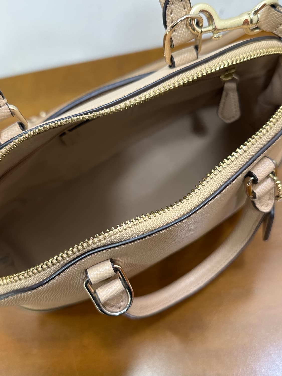 코치 미니 크로스백 상품이미지7