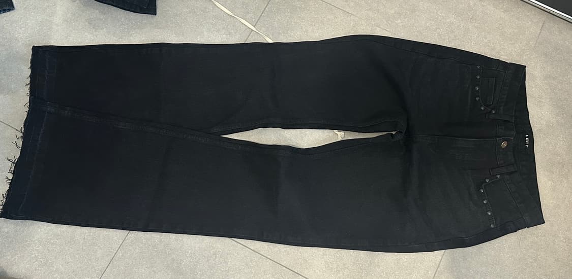 1)엘이이와이 리벳 로고 부츠 컷 팬츠 블랙 상품이미지3