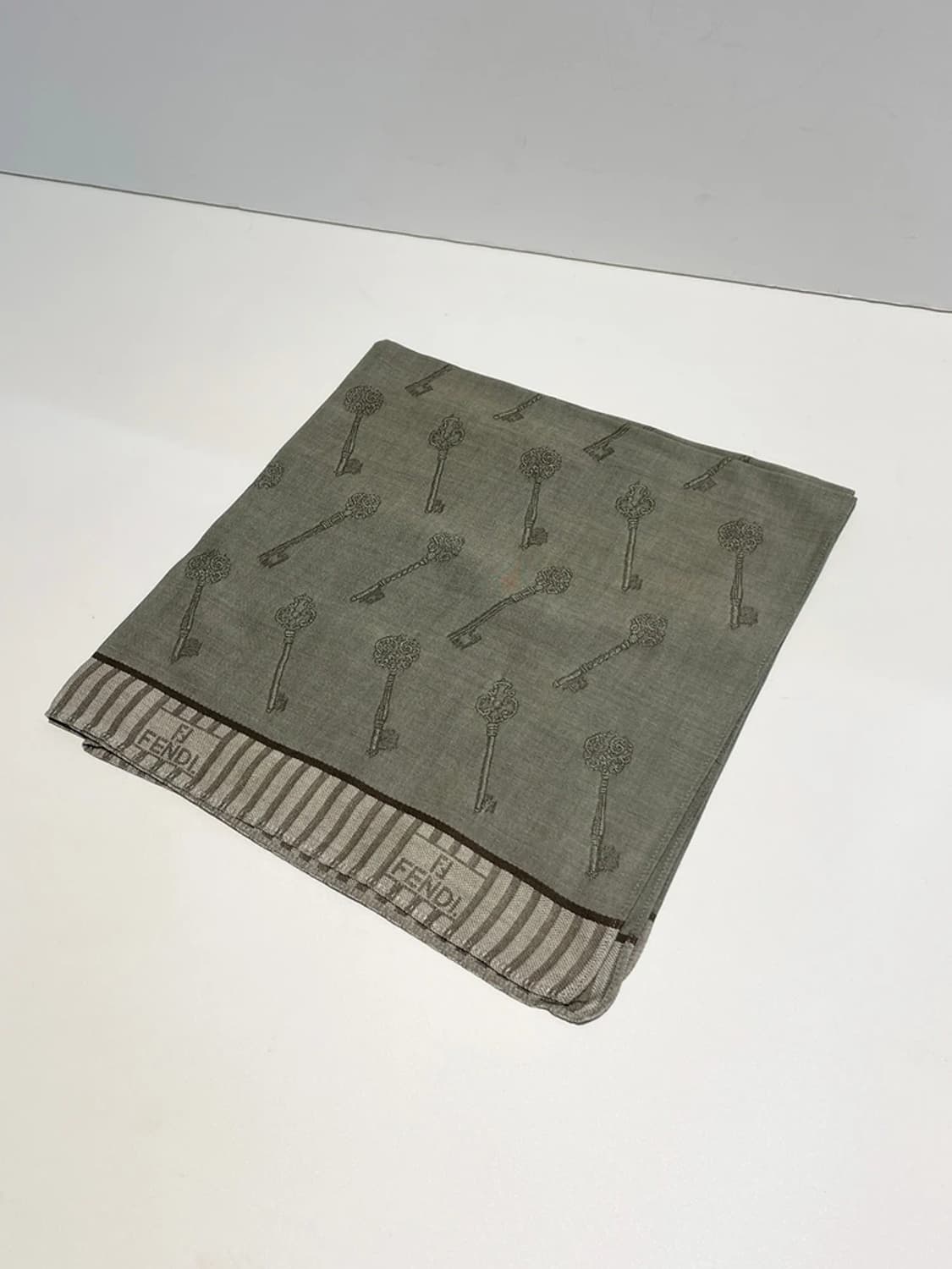 펜디 FENDI 00s 열쇠 패턴 쁘띠 손수건 A1223 상품이미지3