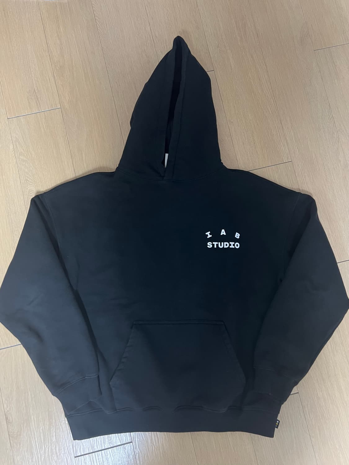 아이앱 스튜디오 후드티 상품이미지2