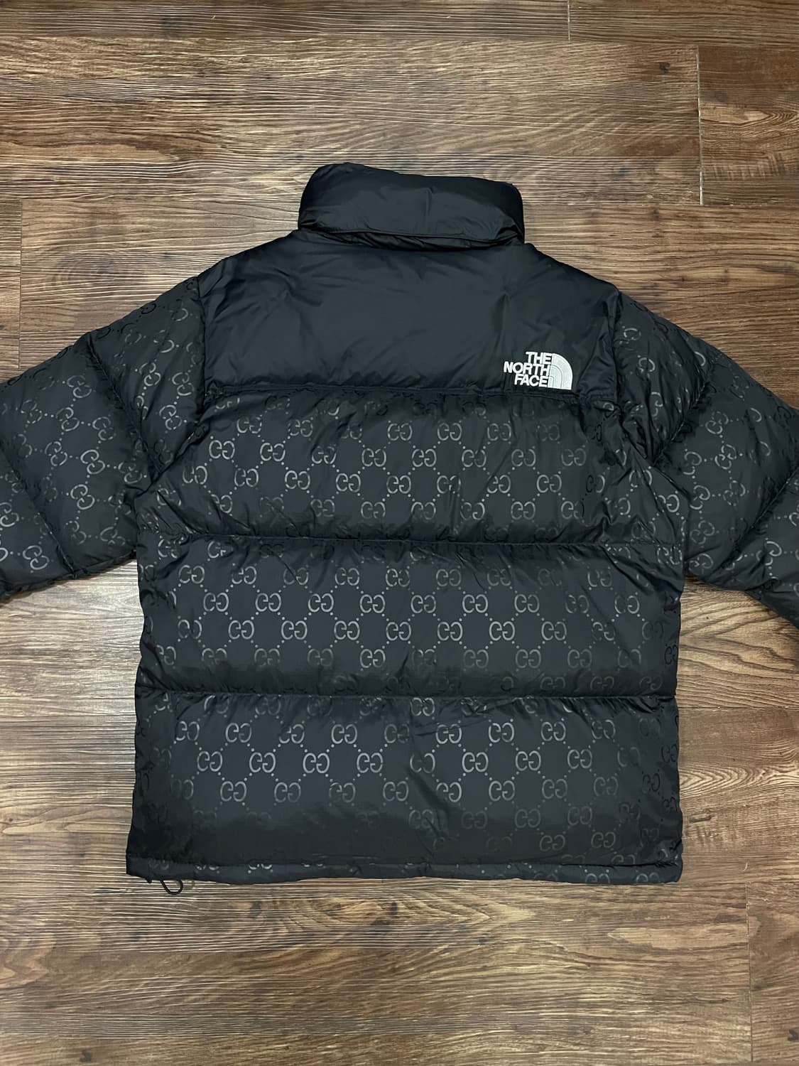 노스페이스 x 구찌 700 눕시 푸퍼 패딩 블랙 상품이미지10