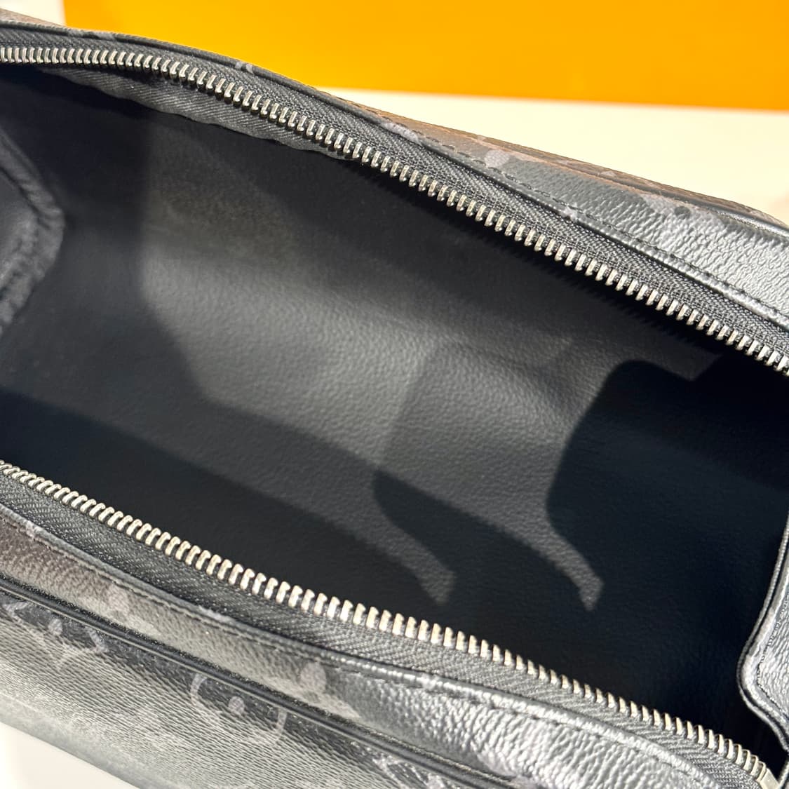 루이비통 돕키트 이클립스 도프키트 파우치 클러치 상품이미지8