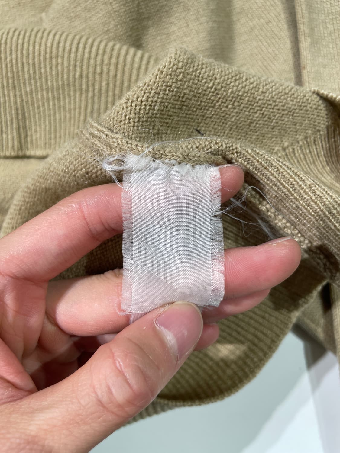 버버리 베이지 골프 로고 페이크 포켓 암 패치 카라 니트 상품이미지8