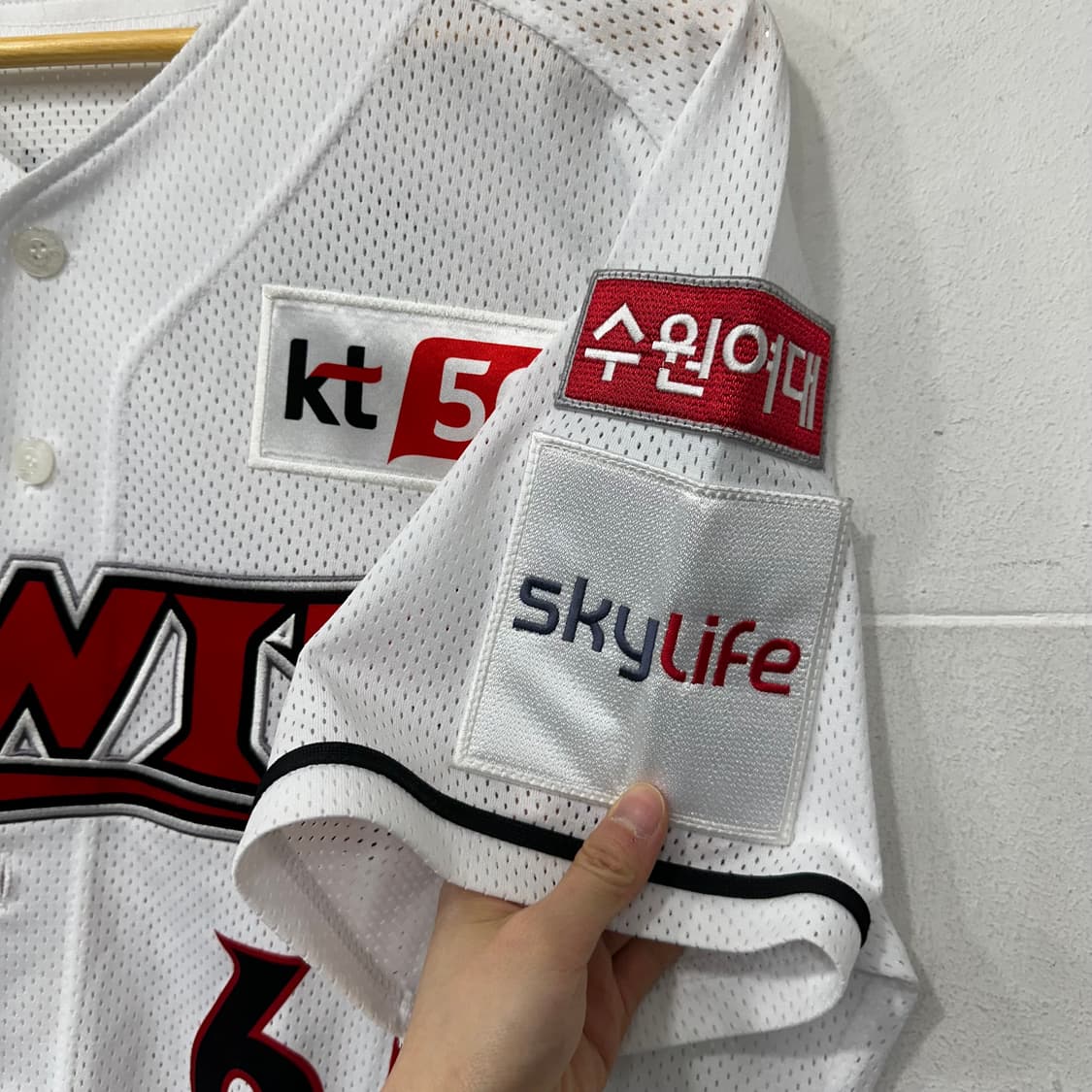 KT위즈 어센틱 유한준 유니폼 상품이미지5