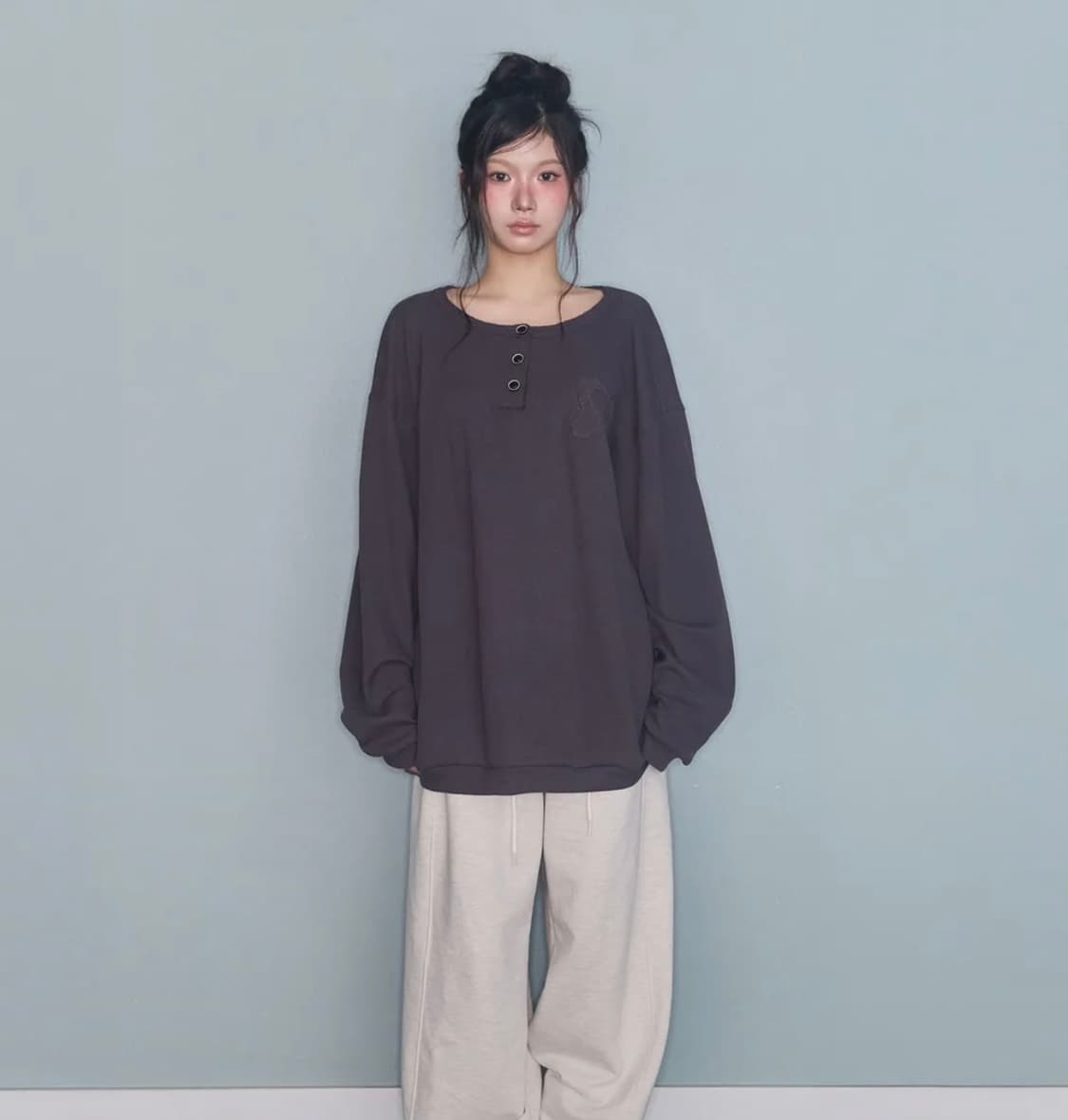 미레코 심볼 피그먼트 와플 롱슬리브 차콜 상품이미지1