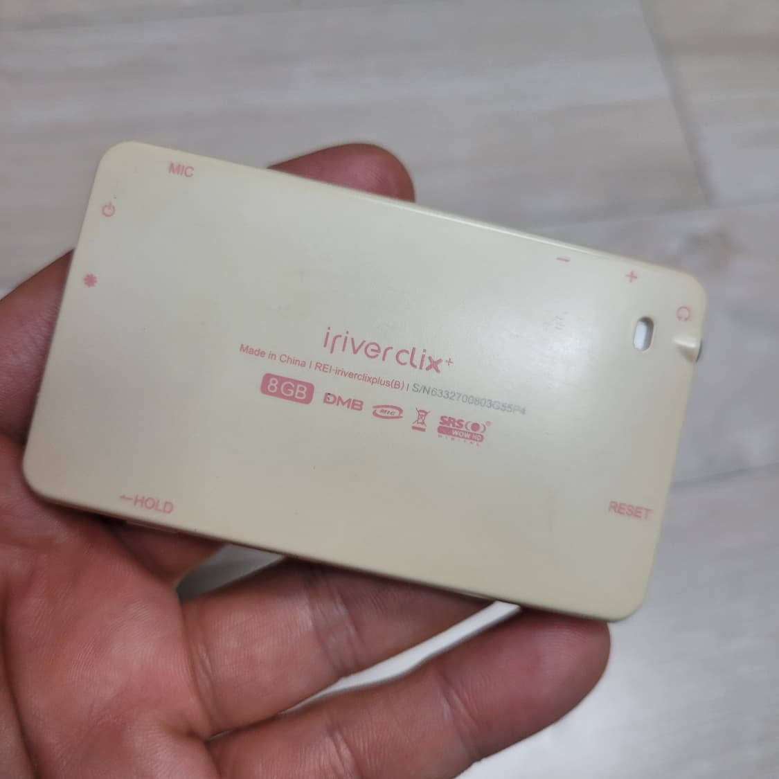 아이리버 클릭스 8기가 핑크색 MP3 상품이미지2