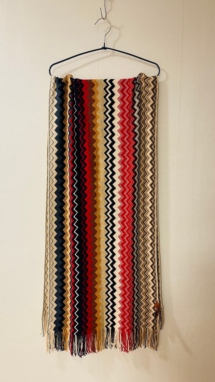 정품 미쏘니 지그재그 패턴 프린지 머플러 스카프. 클래식템이에요.  상품이미지1