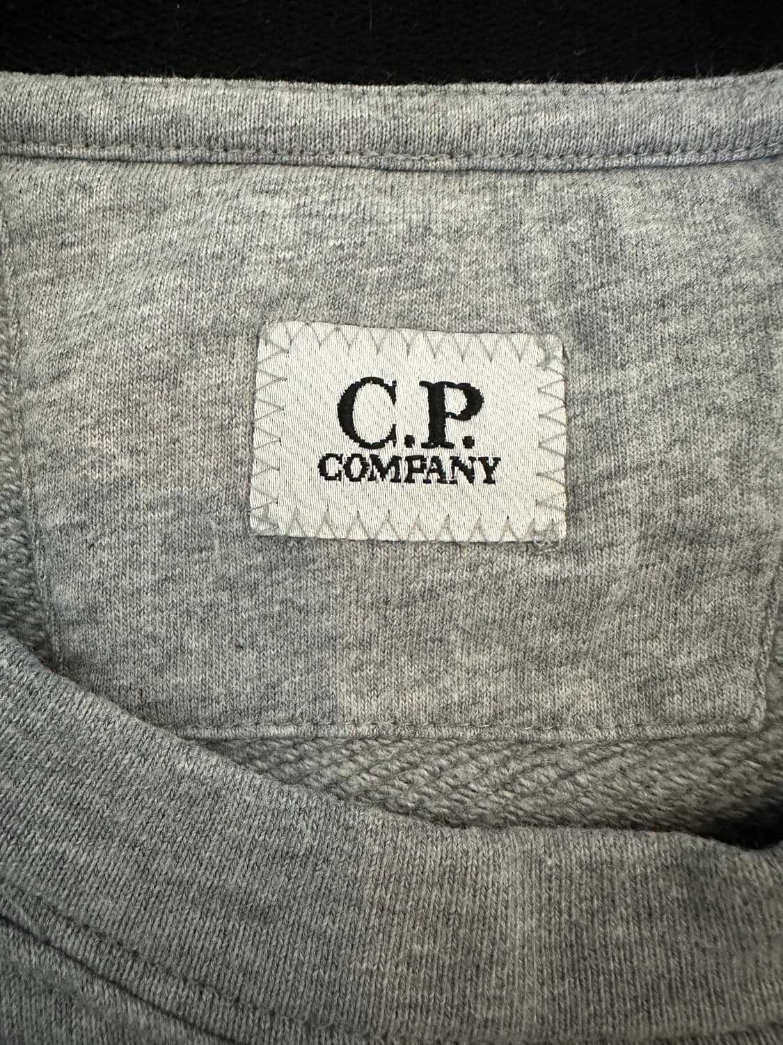 CP 컴퍼니 렌즈 맨투맨 XL 회색 상품이미지3