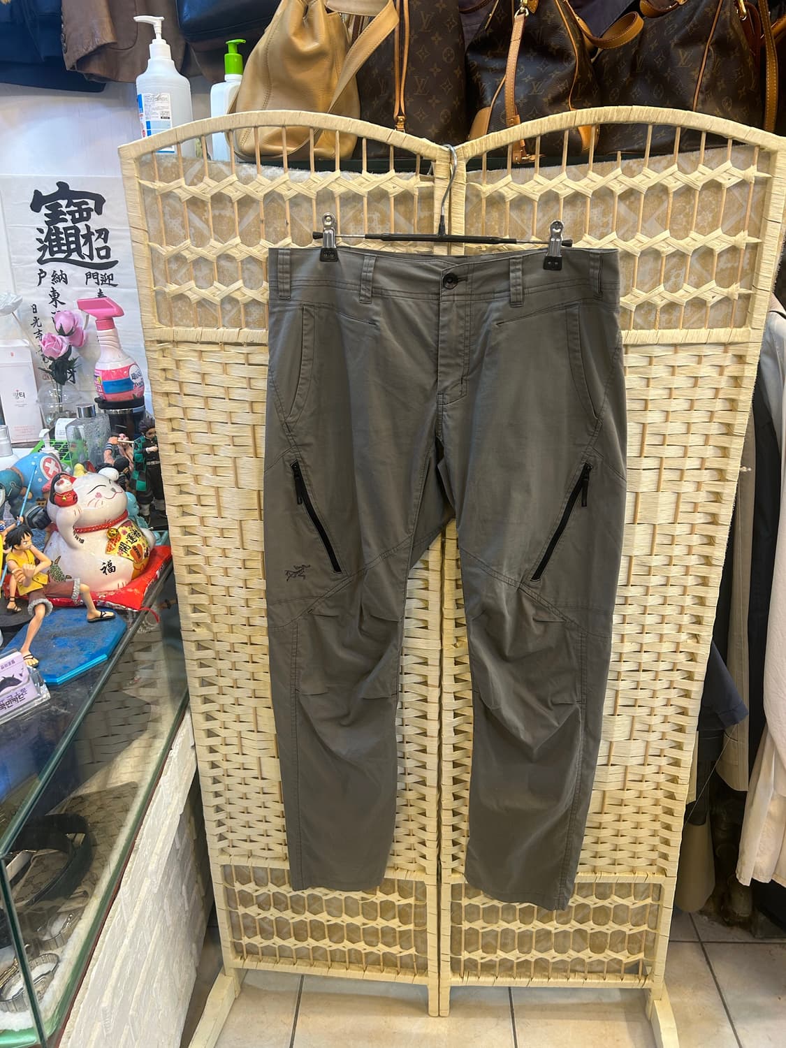 32 정품 아크테릭스 바지 팝니다 상품이미지1