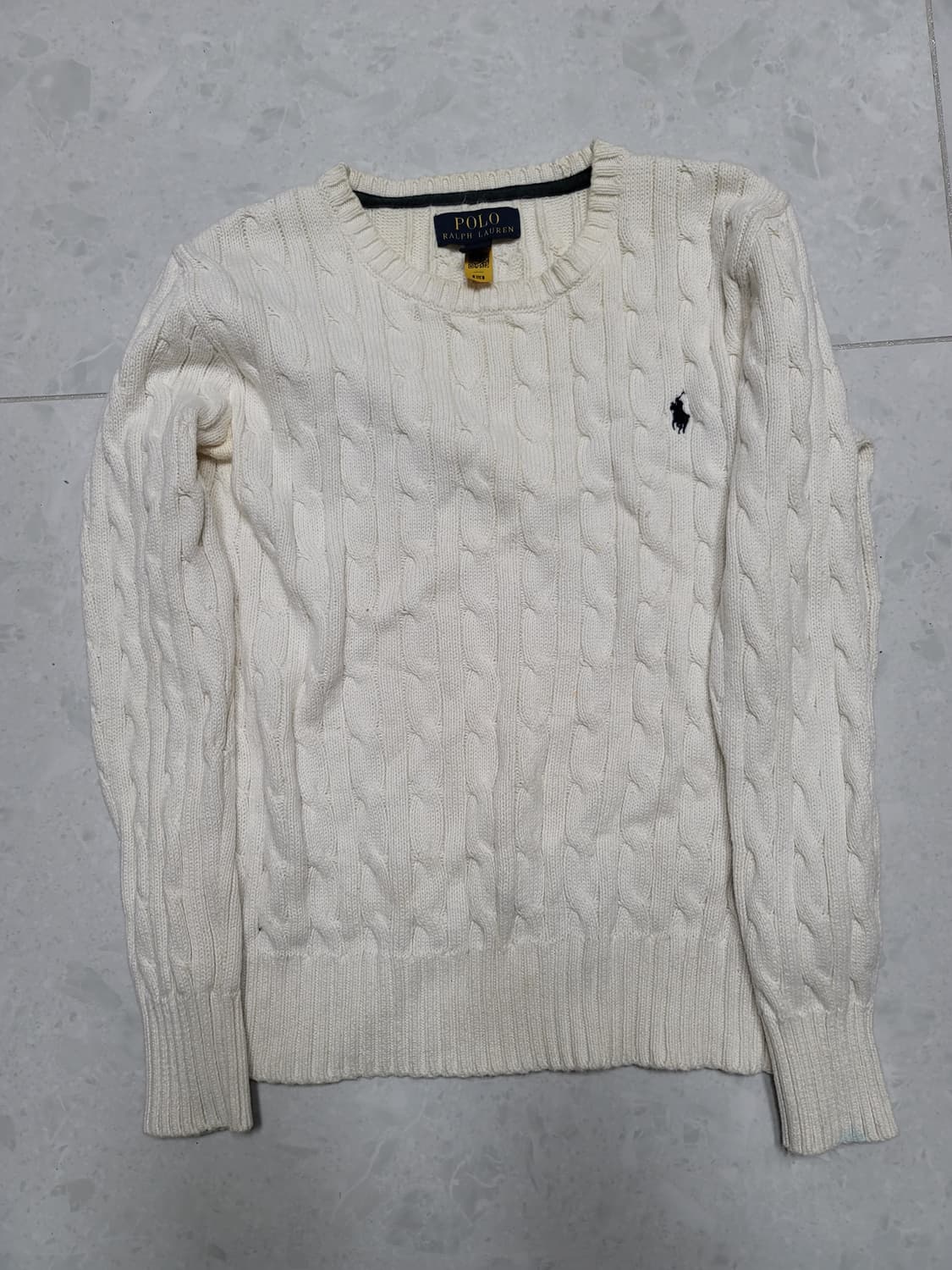 폴로 꽈베기 니트 아동 10~12세사이즈

소매이염 하나있음 상품이미지1