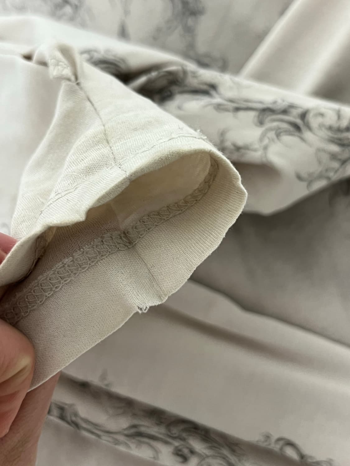 허그유어스킨 로코코 오너먼트 티 그레이 상품이미지2