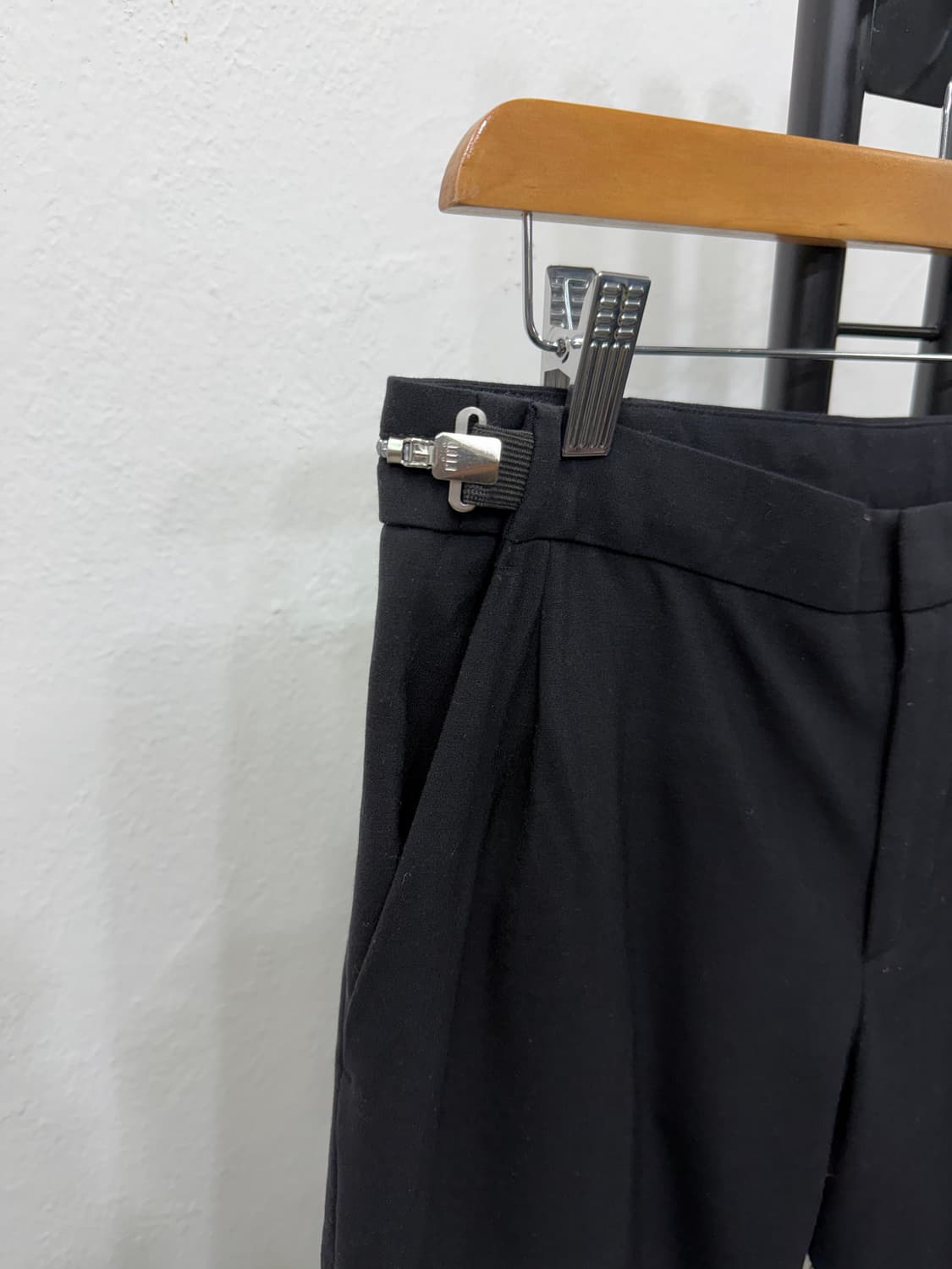 정품) 솔리드옴므  22ss 허리 스트랩 슬랙스 바지 46 상품이미지2