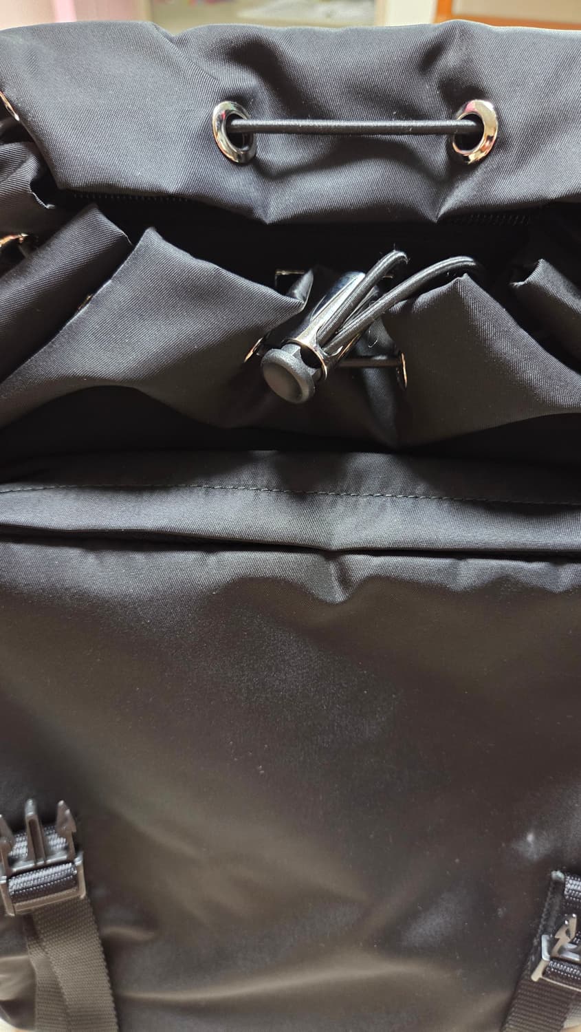 프라다 포코노 블랙 남여공용 백팩 VZ0062 NERO 상품이미지7