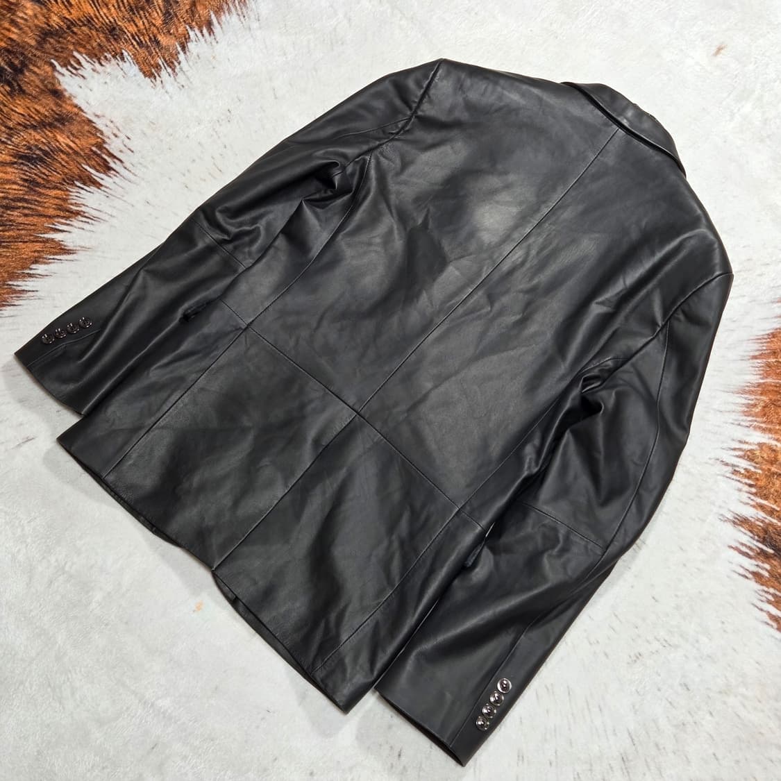 리얼 레더 블랙 도트 레이어드 양가죽 블레이저 상품이미지4
