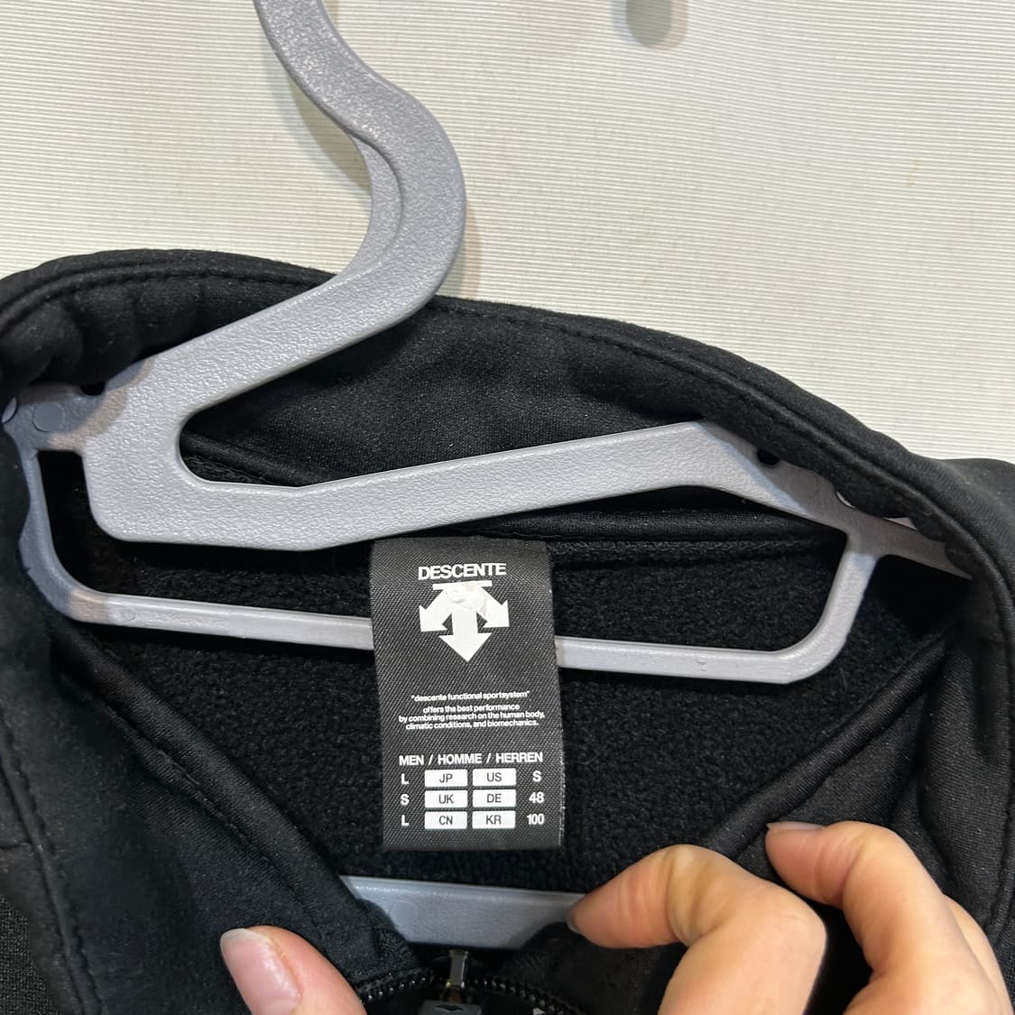 데상트 남성 스위스 스키 모노크롬 플리스 자켓 100 상품이미지2