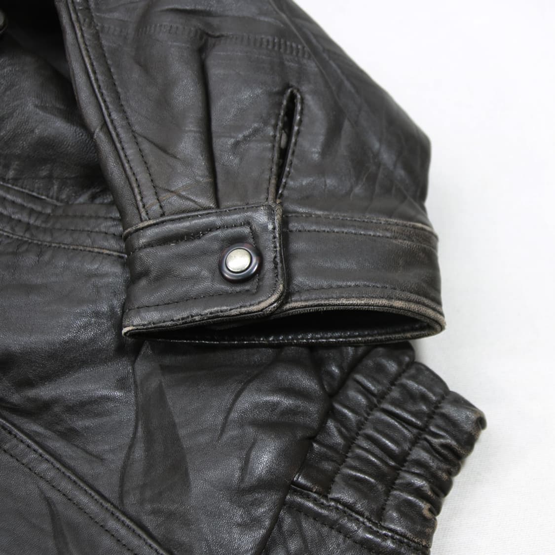 (착용컷) LOLDANTHONY 양가죽 점퍼 (남성용 110) 상품이미지7