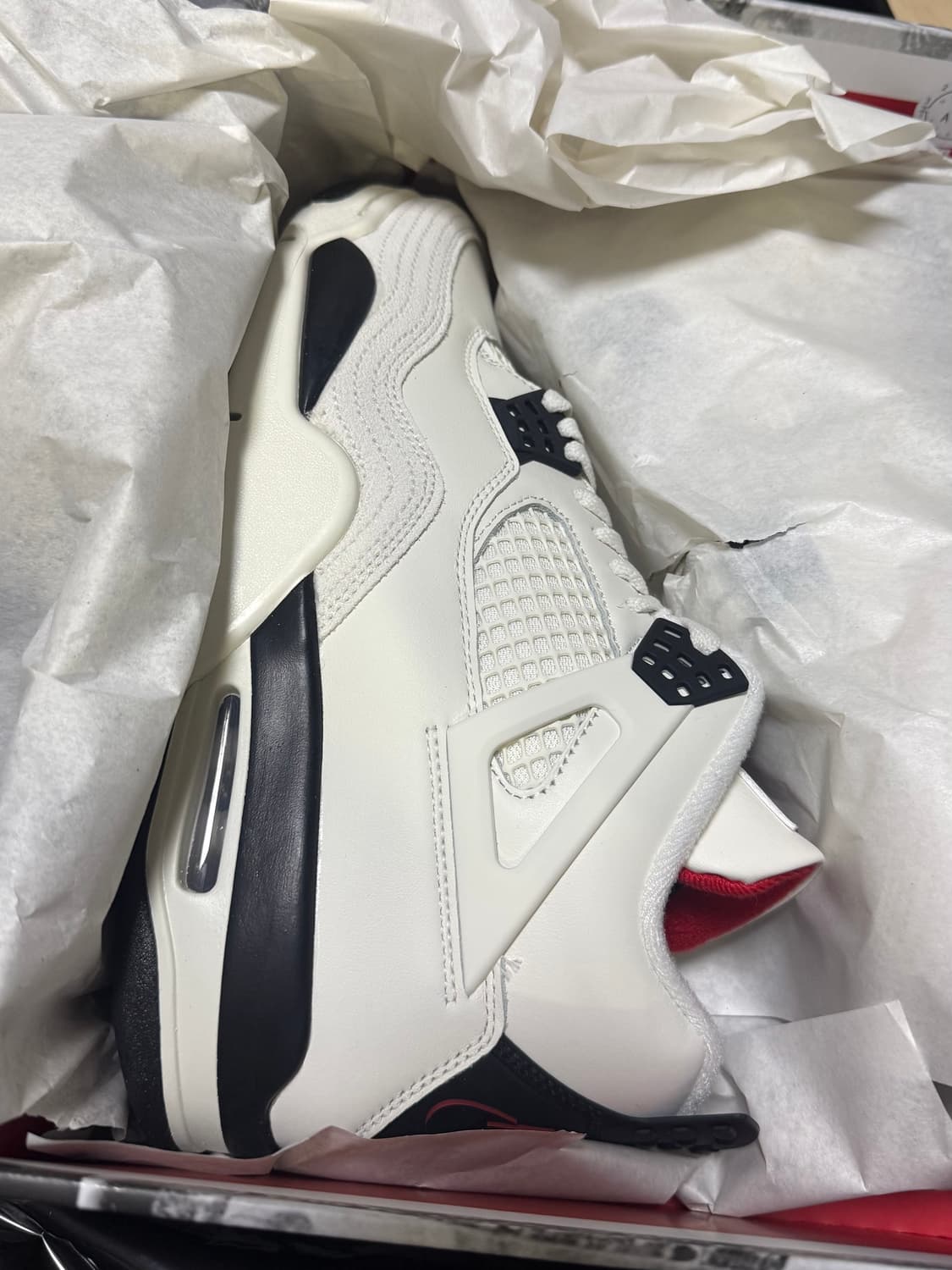 Jordan 4 플라이트 클럽 앤 세일 (2026) 상품이미지3